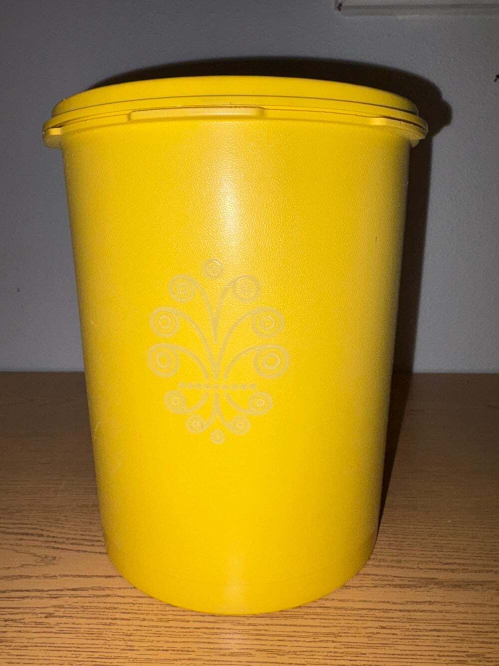 Vintage 1970s Tupperware Yellow Servalier Canister – 809-6 with 810-19 Lid | 8-C